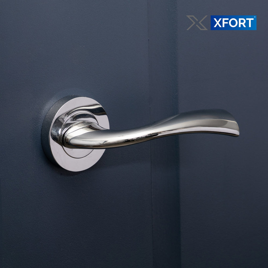 Fitting Instructions: Lever on Rose Door Handles